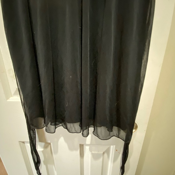 black dress - Picture 3 of 12